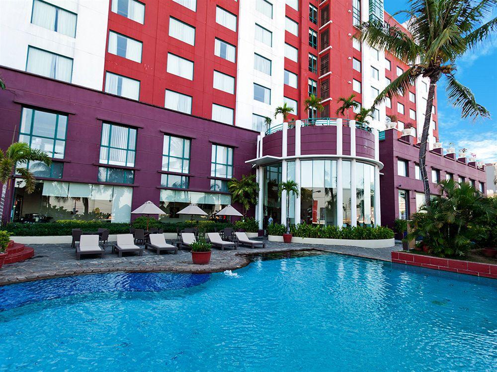 Aryaduta Makassar Exterior photo