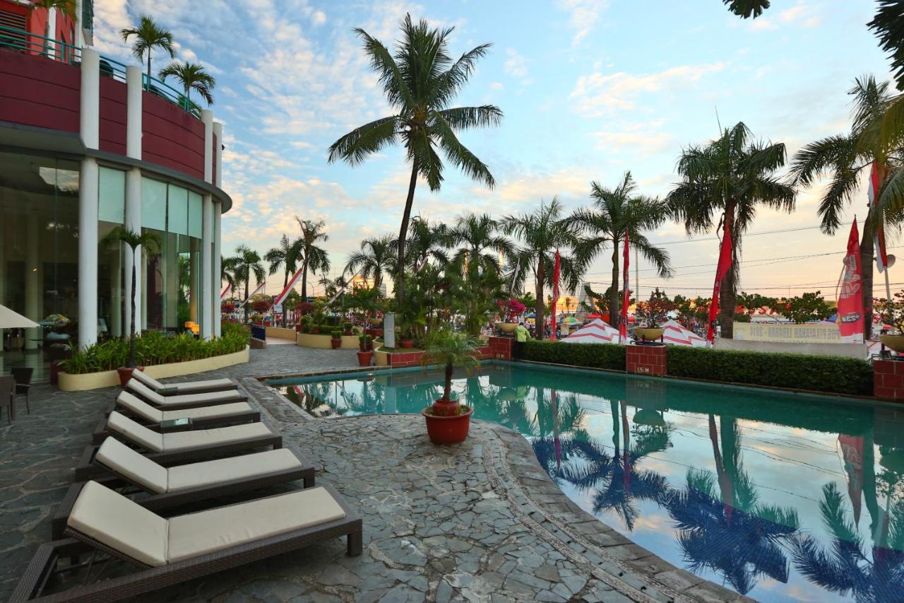 Aryaduta Makassar Exterior photo
