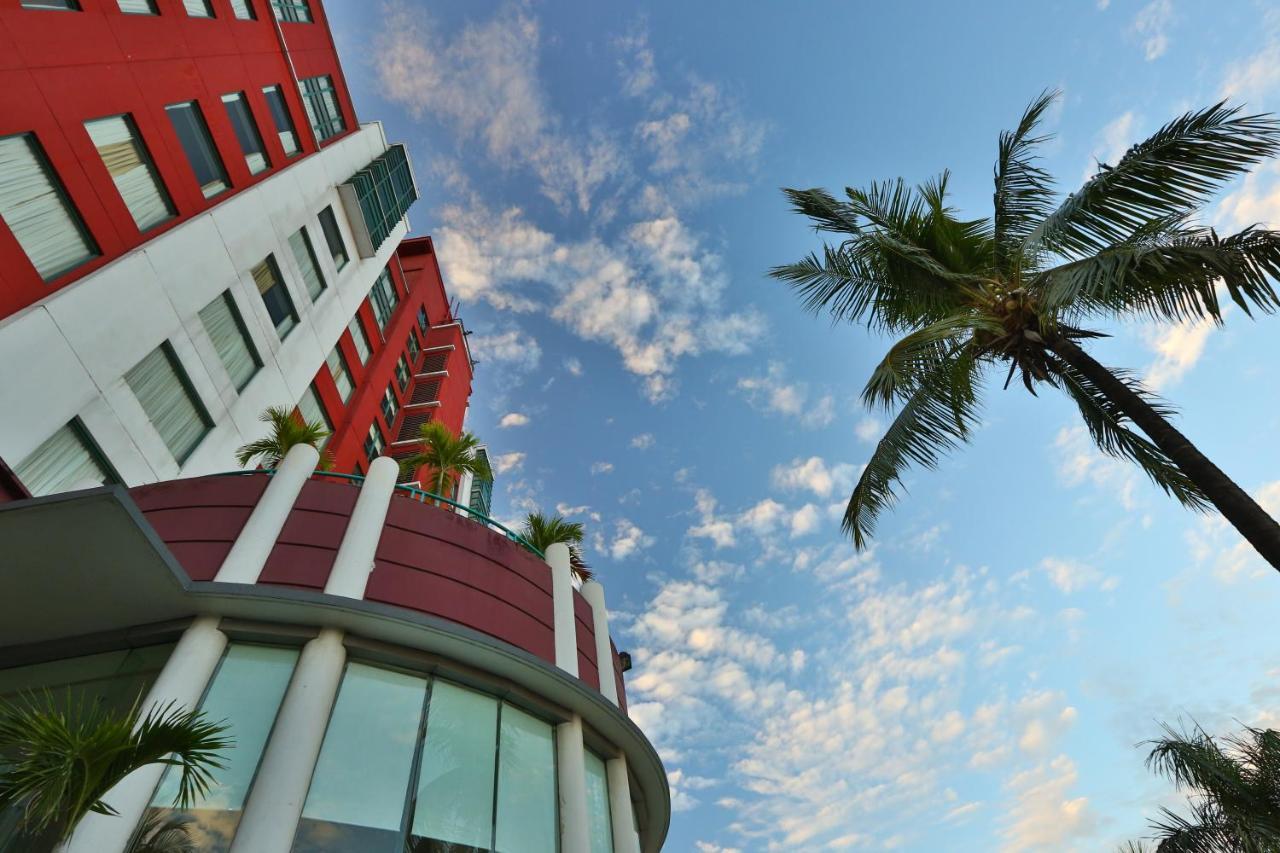 Aryaduta Makassar Exterior photo