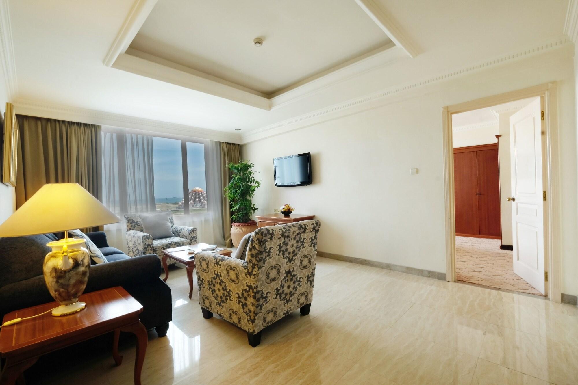 Aryaduta Makassar Exterior photo