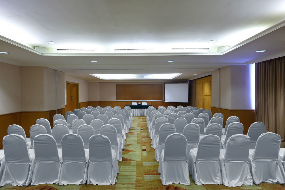 Aryaduta Makassar Exterior photo